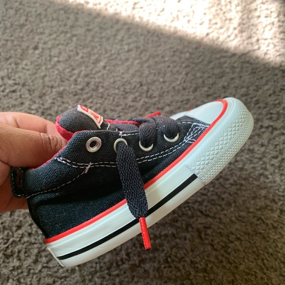 Converse shoes size 5 - Picture 4 of 7